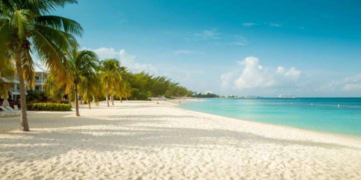 Why Destinations Like The Cayman Islands Are Perfect For Romantic Honeymoons