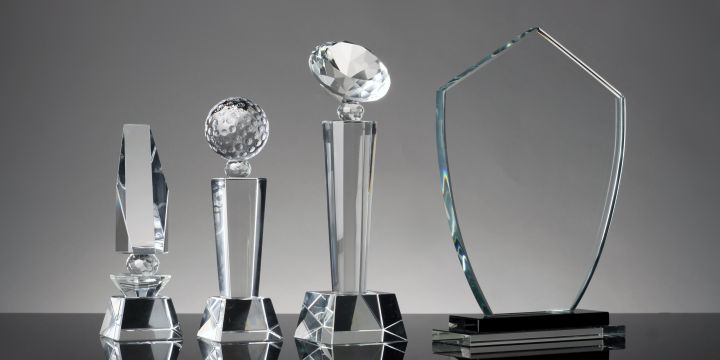 The Art and Impact of Glass Trophies in Modern Celebrations